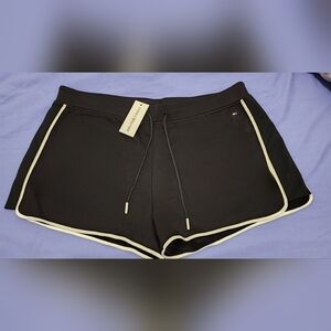 🪷🩳Tommy Hilfiger Black Shorts with White Trim